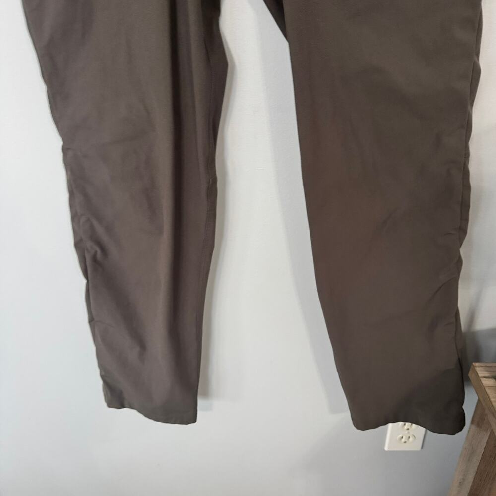 Lululemon Men's Dark Taupe Gray Brown 5 Pocket Pants Size 36 Button Fly Ripstop - Picture 3 of 7